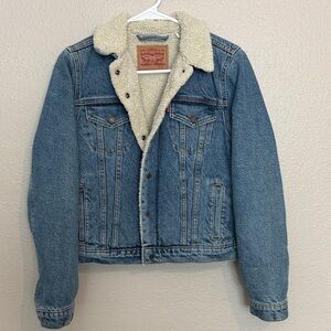 Levi's Classic Blue Denim Jacket with Sherpa Lining